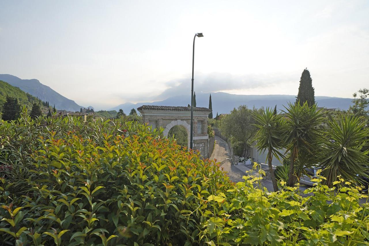 Villa Bouganville Toscolano Maderno Exteriör bild