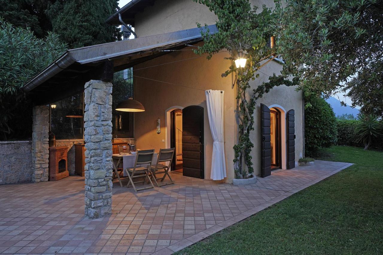 Villa Bouganville Toscolano Maderno Exteriör bild