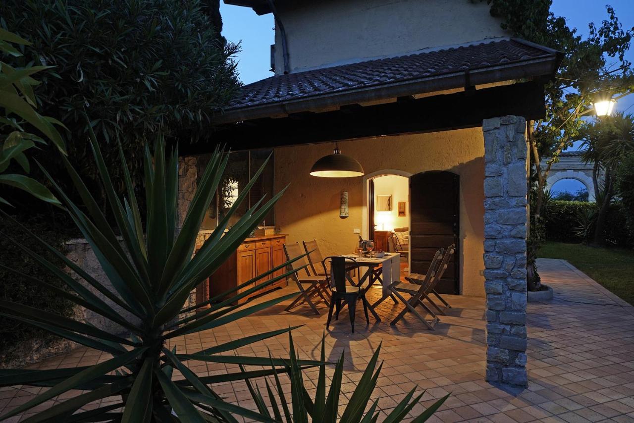 Villa Bouganville Toscolano Maderno Exteriör bild